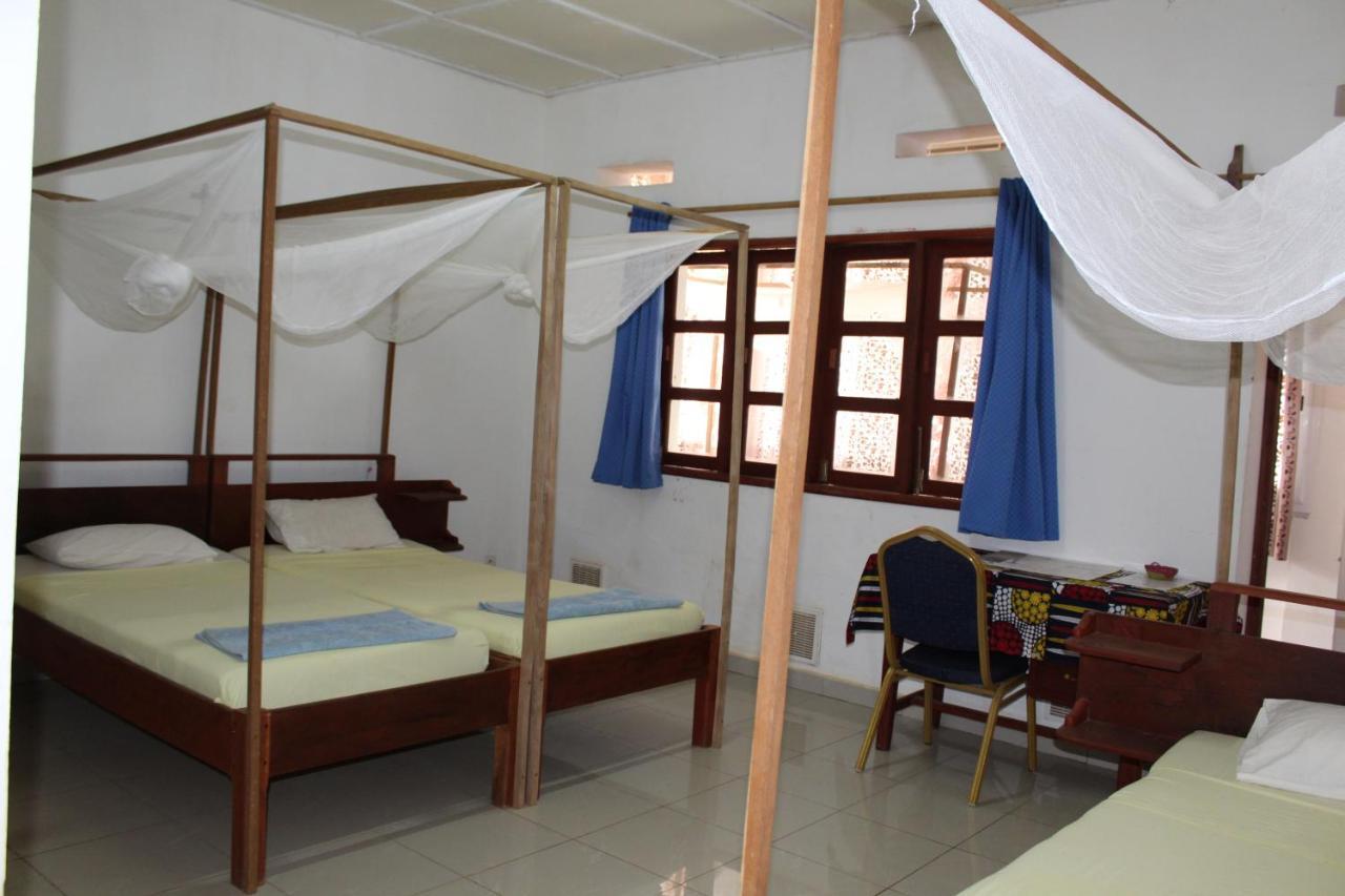 Bed and Breakfast Centre Lucien Botovasoa Antsiranana Esterno foto