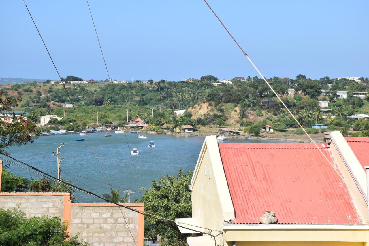 Bed and Breakfast Centre Lucien Botovasoa Antsiranana Esterno foto