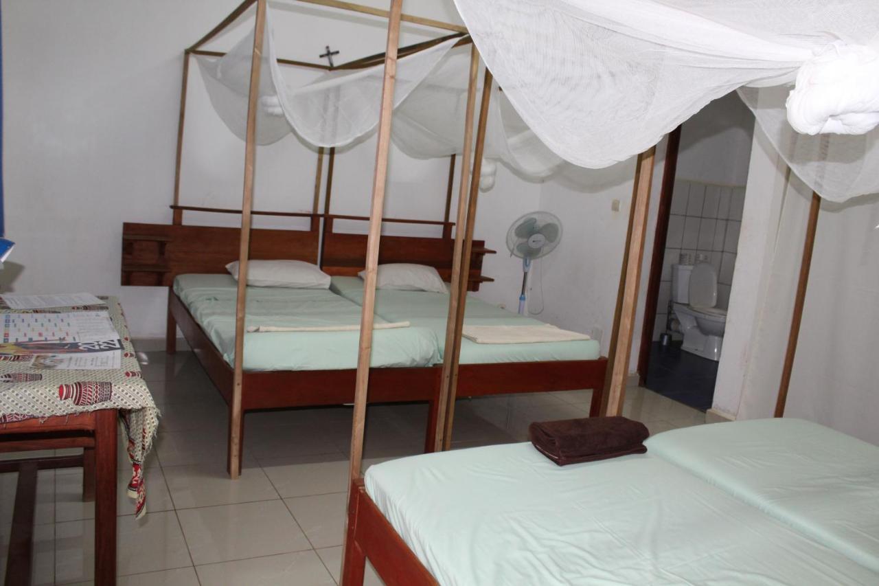 Bed and Breakfast Centre Lucien Botovasoa Antsiranana Esterno foto
